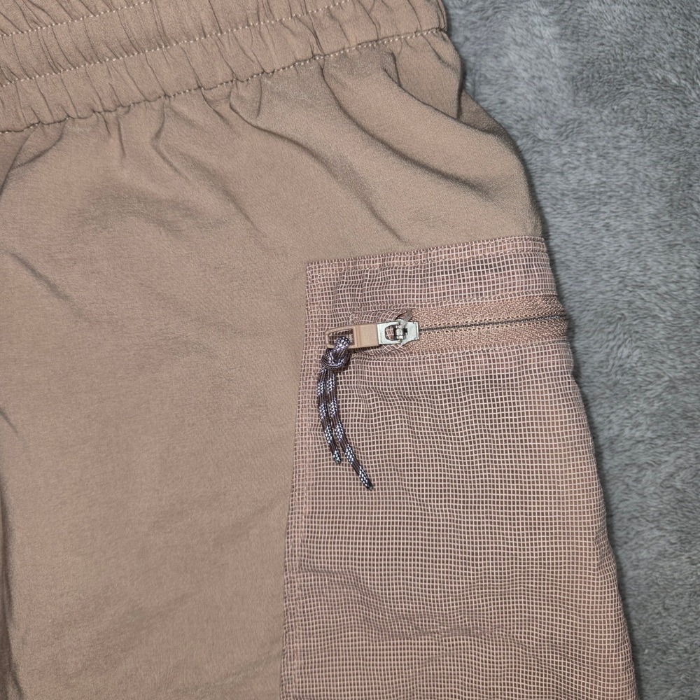 Lululemon Mens Athletic Cargo Shorts Tan Khaki Purple Drawstring Mesh Pockets - Picture 5 of 6